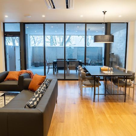 האקובה Wadano Gateway Suites & Apartments מראה חיצוני תמונה
