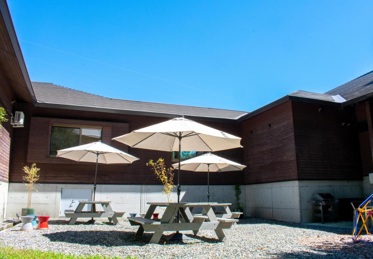 האקובה Wadano Gateway Suites & Apartments מראה חיצוני תמונה